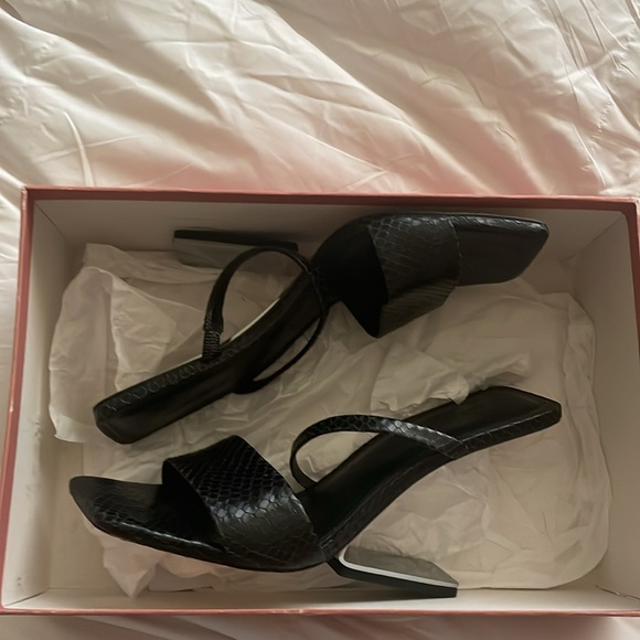 Cult Gaia Rene Cut-Out Heel Sandals - Picture 6 of 7